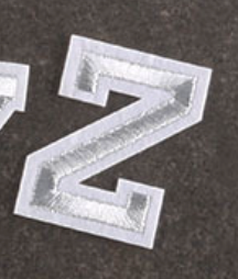 weiß 5cm A-Z Buchstaben-Aufbügeln Aufnäher DIY-Kleidung Taschen Handyhülle