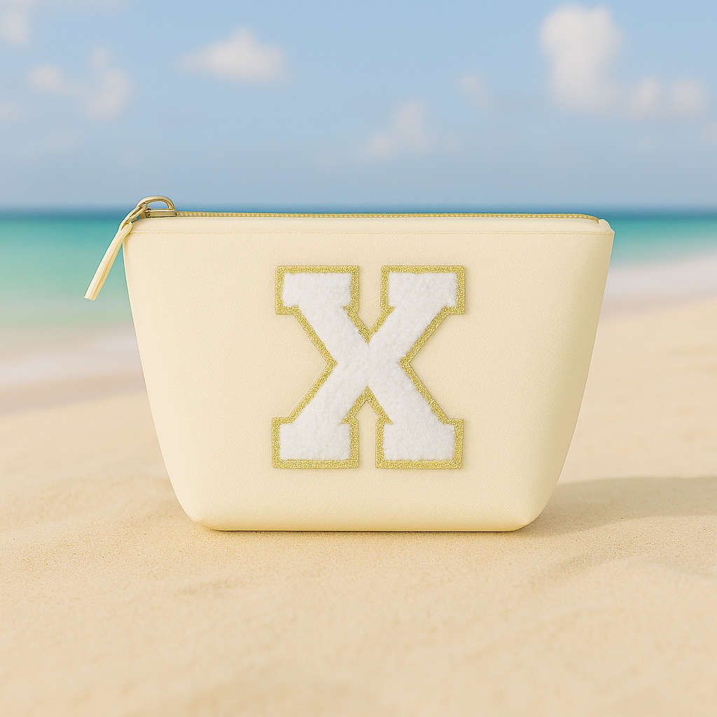 Kosmetiktasche S Beige • DIY Initiale Weiß A–Z zum Kleben • Reise & Geschenkidee