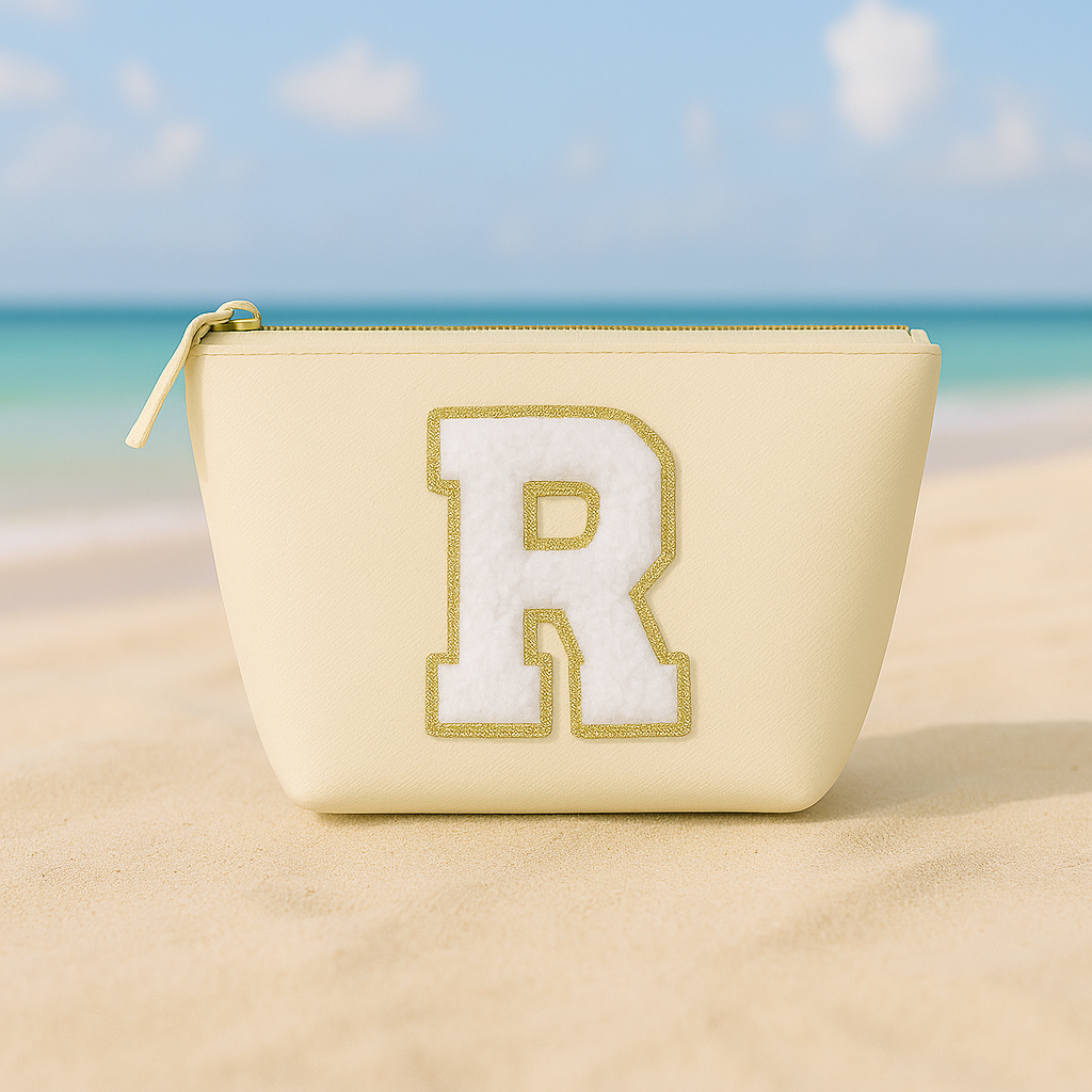 Kosmetiktasche S Beige • DIY Initiale Weiß A–Z zum Kleben • Reise & Geschenkidee