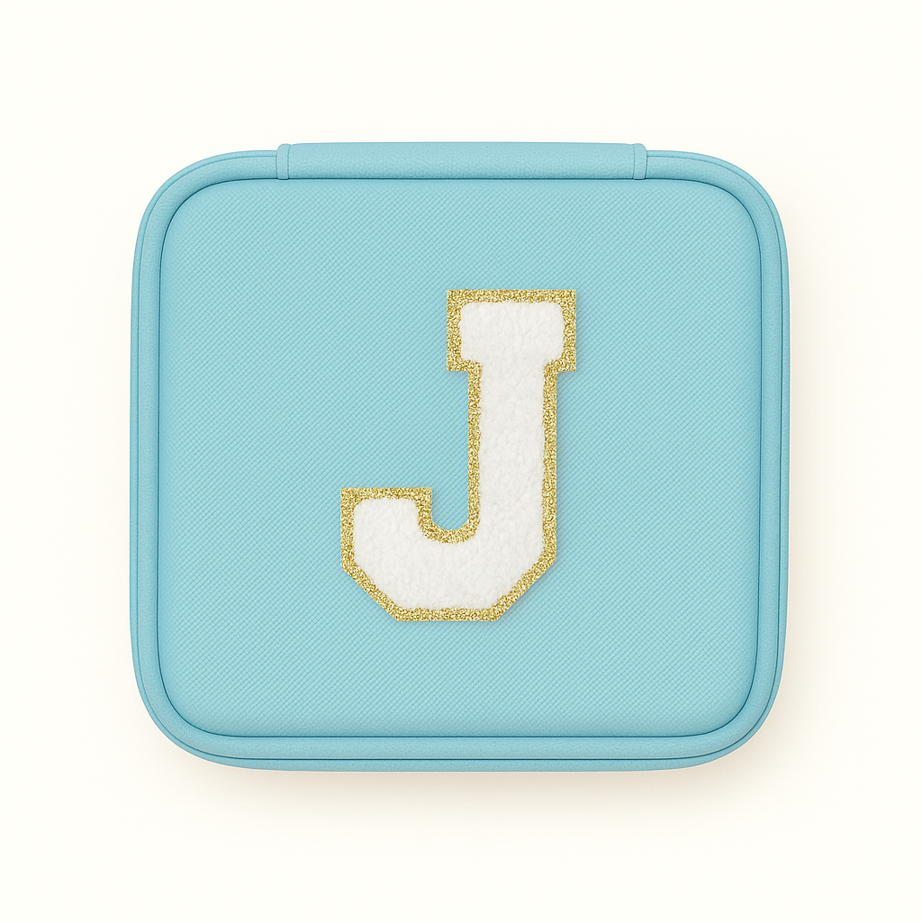 Personalisierbare Schmuckbox Himmelblau – Buchstabe A–Z Weiß Gold – DIY Reise
