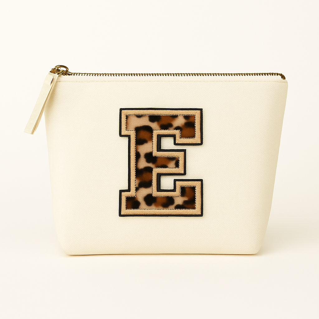 Kosmetiktasche S Beige • DIY Initiale Leo A–Z zum Aufbügeln • Geschenkidee