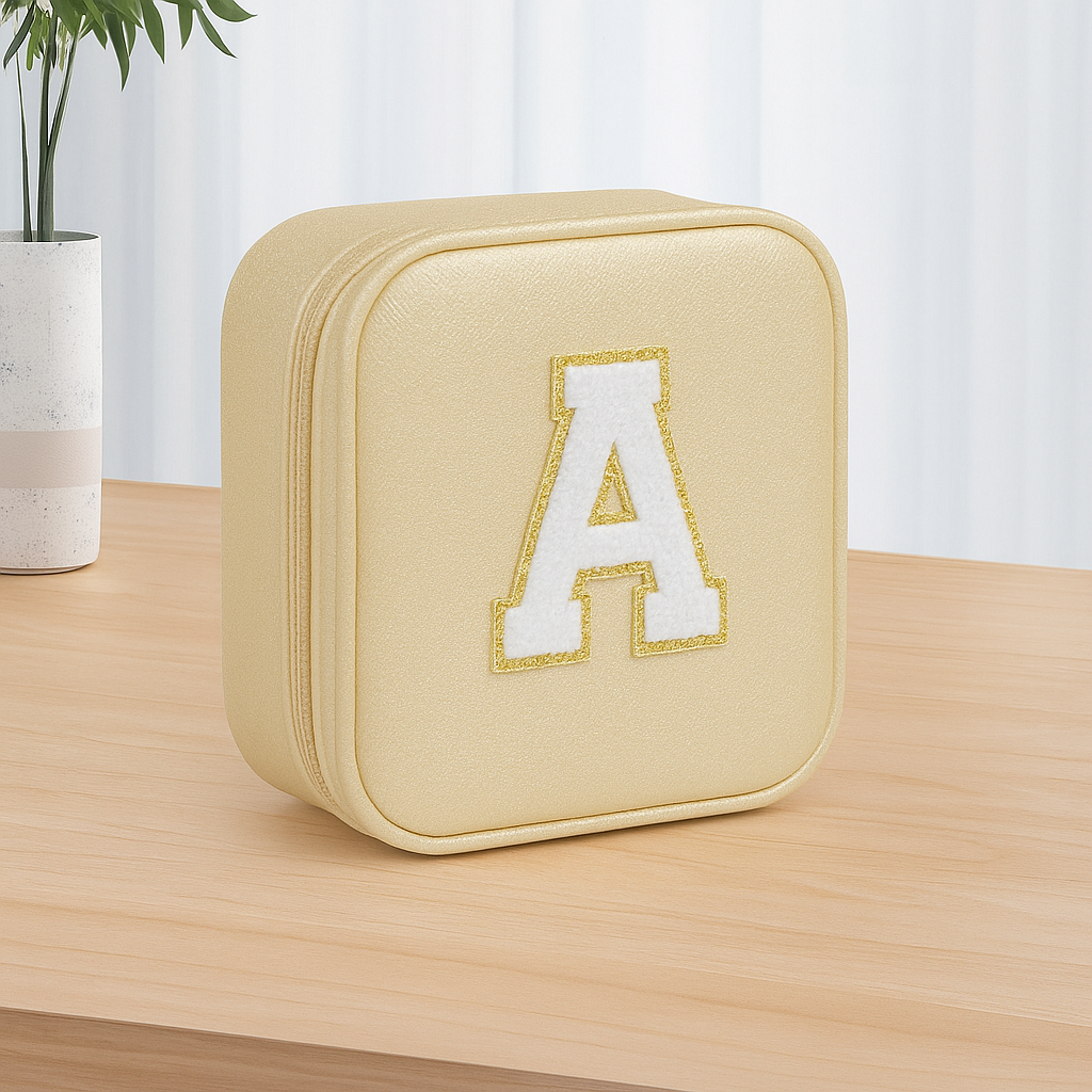 Schmuckbox Gold PU • DIY Initiale Weiß A–Z zum Kleben • Reise & Geschenkidee