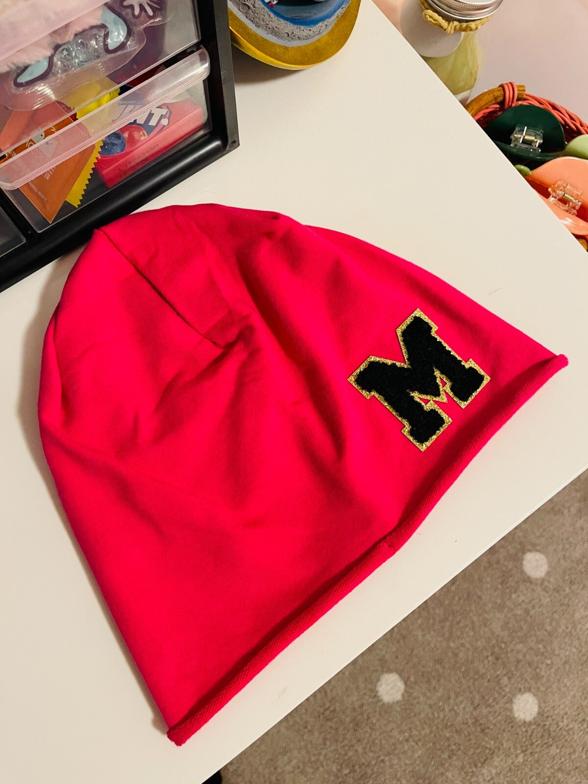 Initiale M Damen Jersey Beanie Summer schwarz pink grau blau