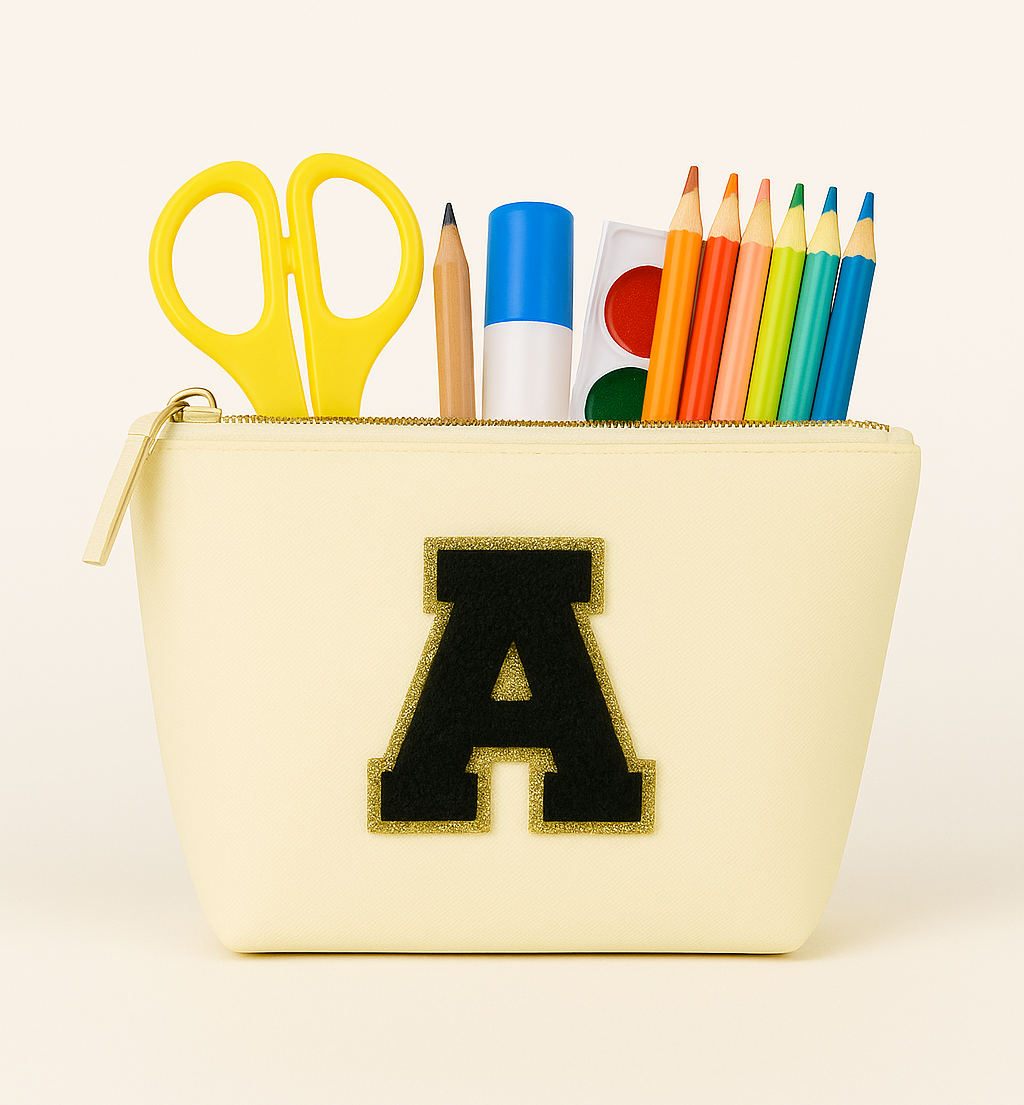 Kosmetiktasche S Beige • DIY Initiale Schwarz A–Z zum Kleben • Top Geschenkidee