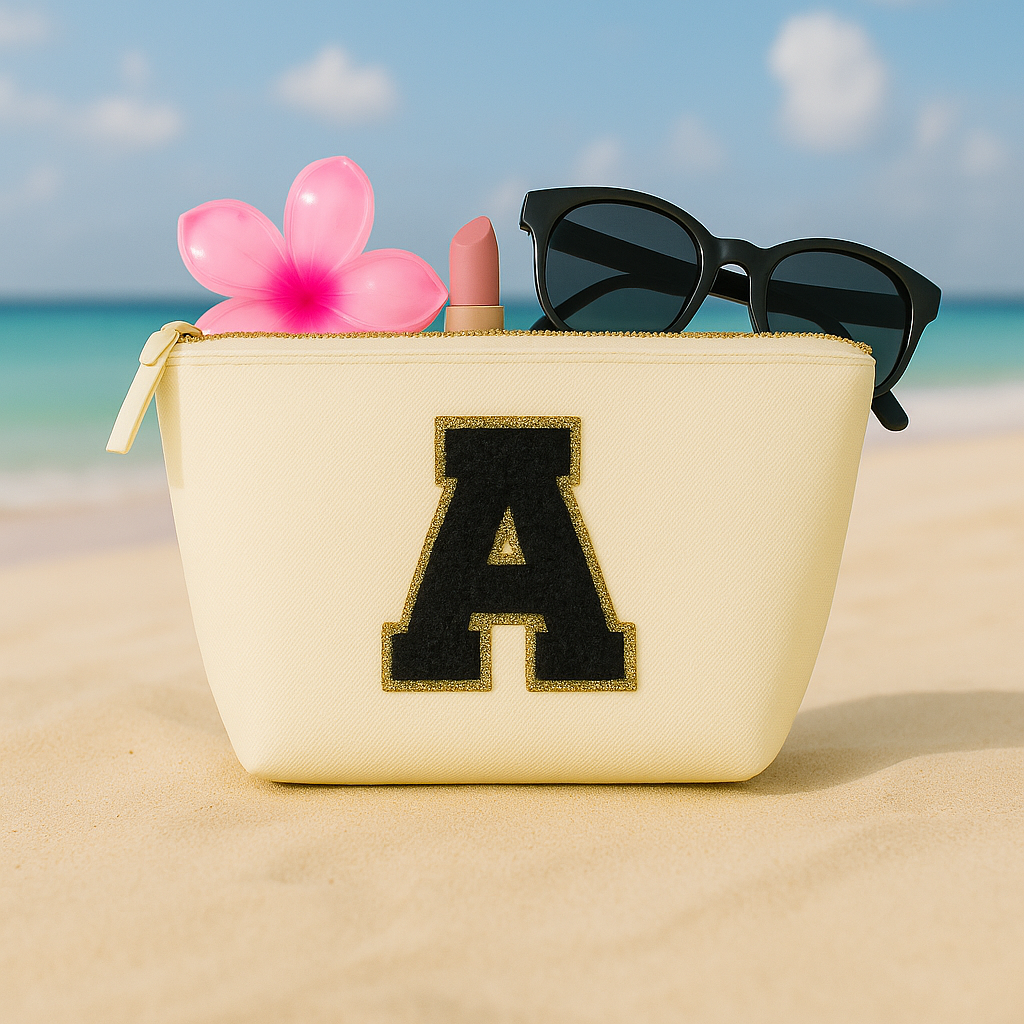 Kosmetiktasche S Beige • DIY Initiale Schwarz A–Z zum Kleben • Top Geschenkidee