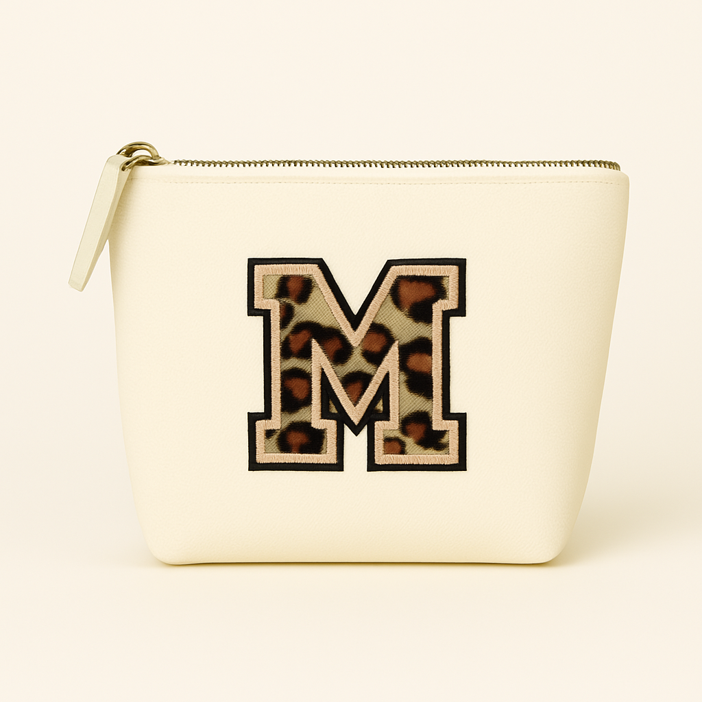 Kosmetiktasche S Beige • DIY Initiale Leo A–Z zum Aufbügeln • Geschenkidee