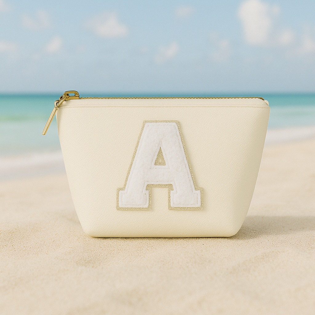 Kosmetiktasche S Beige • DIY Initiale Weiß A–Z zum Kleben • Reise & Geschenkidee