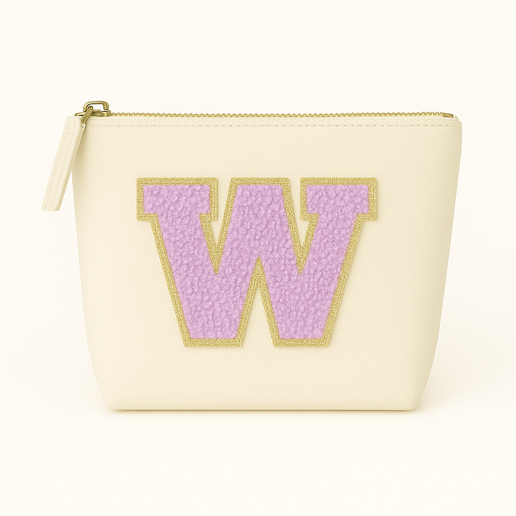 Kosmetiktasche S Beige • DIY Initiale Lila A–Z zum Kleben • Reise & Geschenkidee