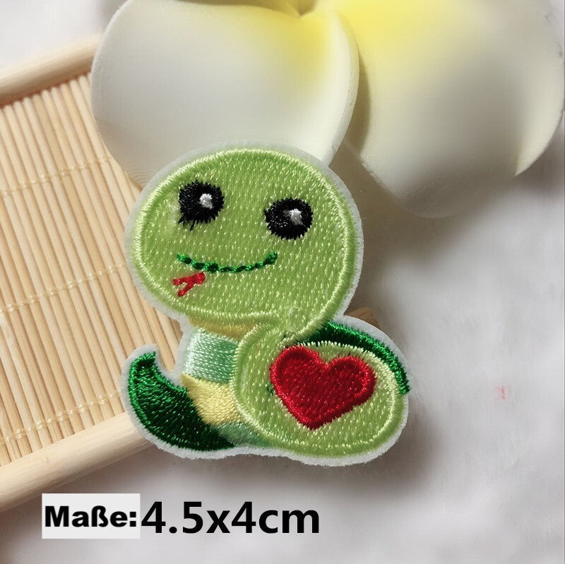 Glückstier Patches – 12 Tierzeichen mit rotem Herz – Aufnäher für DIY & Geschenk