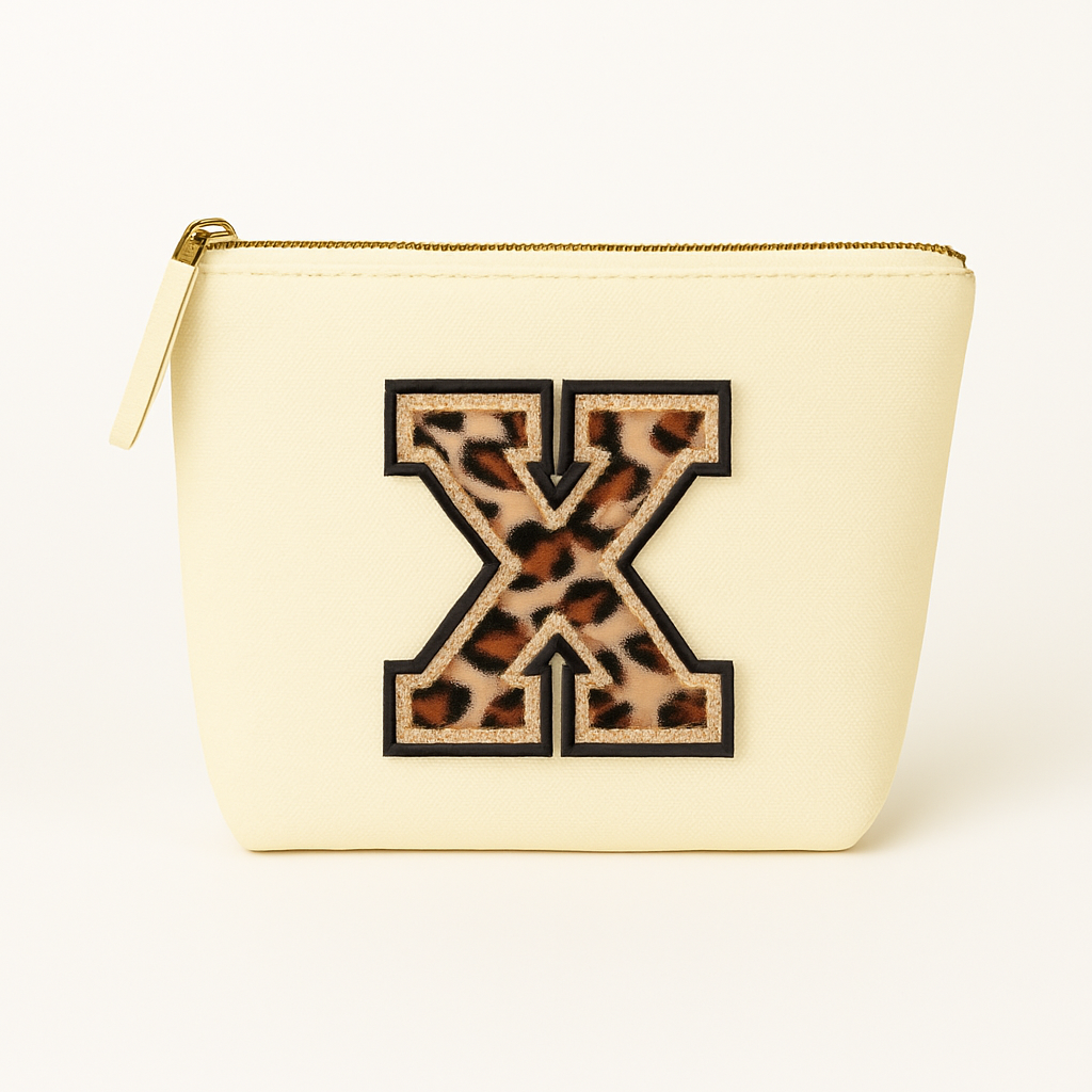 Kosmetiktasche S Beige • DIY Initiale Leo A–Z zum Aufbügeln • Geschenkidee