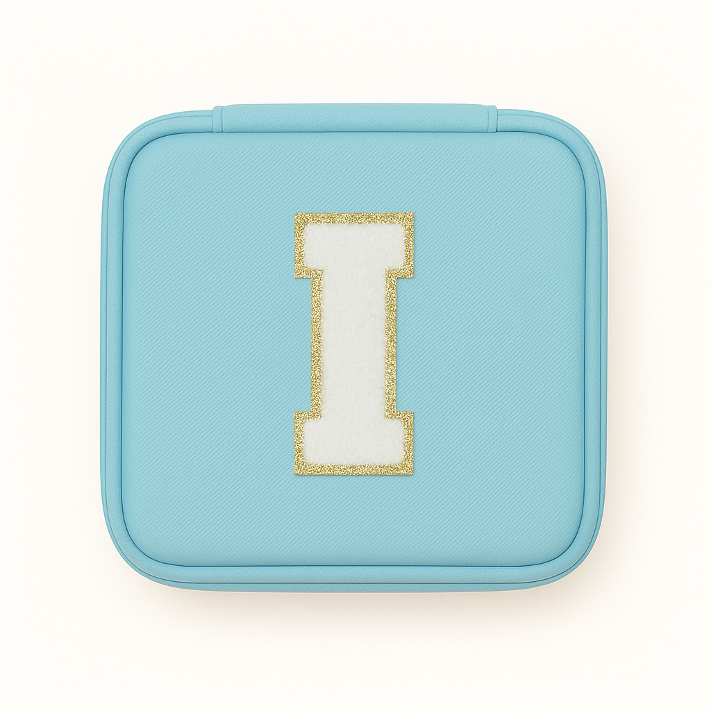 Personalisierbare Schmuckbox Himmelblau – Buchstabe A–Z Weiß Gold – DIY Reise