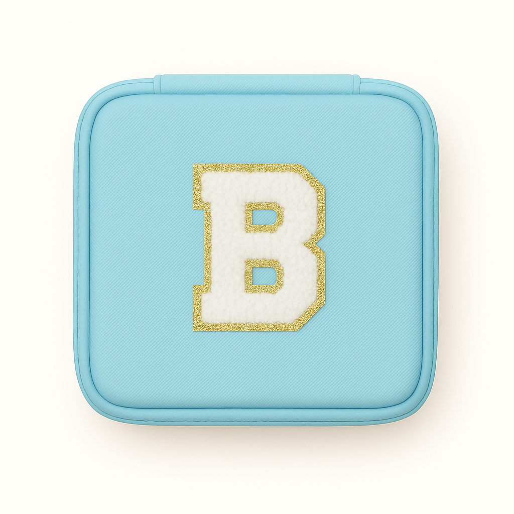 Personalisierbare Schmuckbox Himmelblau – Buchstabe A–Z Weiß Gold – DIY Reise