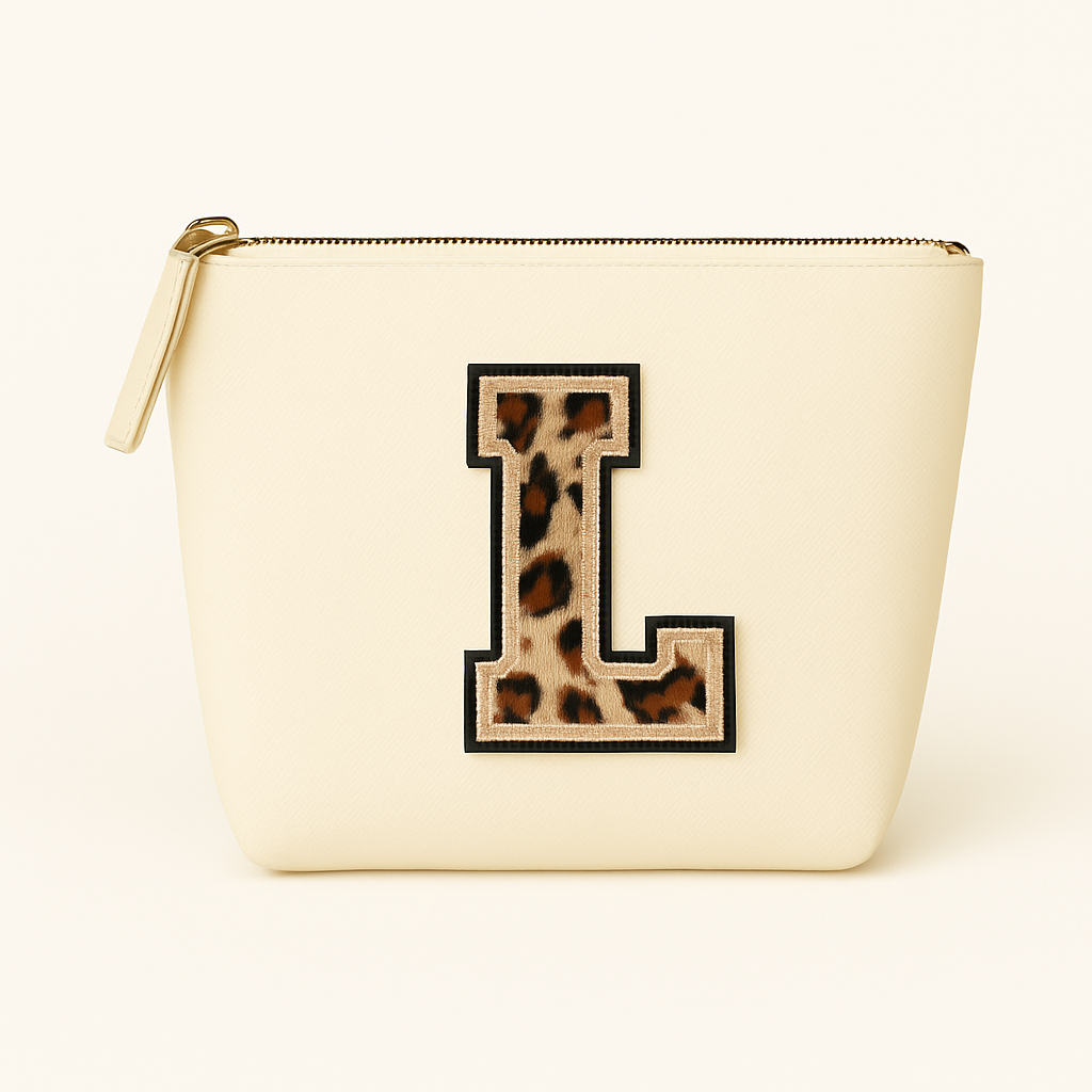 Kosmetiktasche S Beige • DIY Initiale Leo A–Z zum Aufbügeln • Geschenkidee