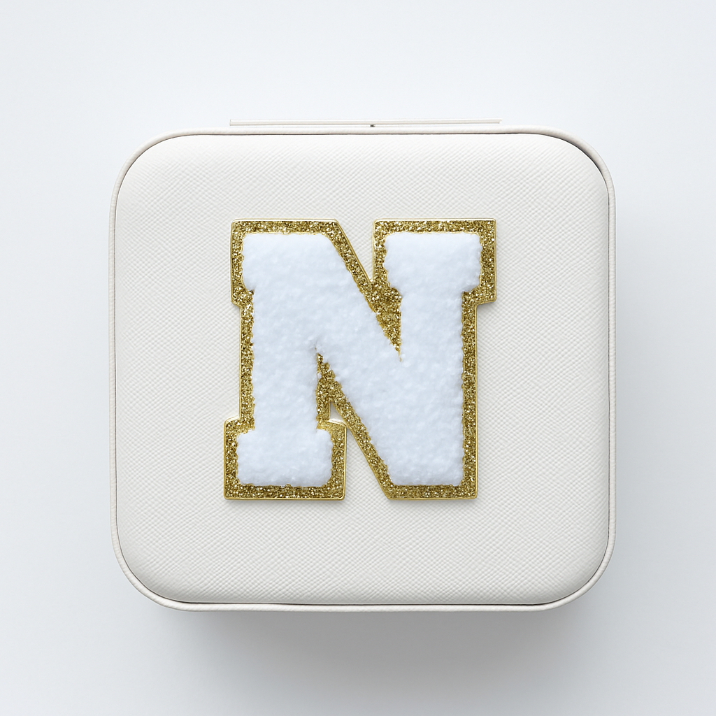 Personalisierbare Schmuckbox Weiß – Buchstabe A–Z Weiß mit Goldrand – DIY Reise