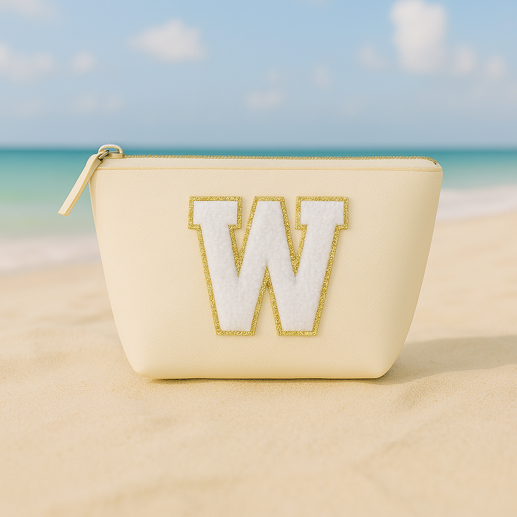 Kosmetiktasche S Beige • DIY Initiale Weiß A–Z zum Kleben • Reise & Geschenkidee