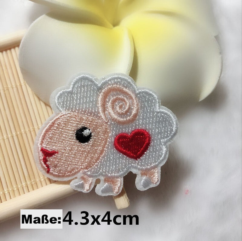 Glückstier Patches – 12 Tierzeichen mit rotem Herz – Aufnäher für DIY & Geschenk