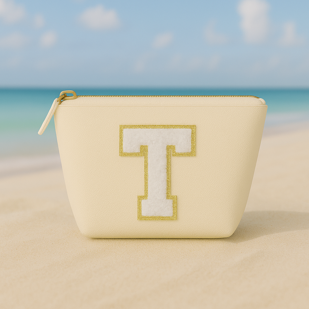 Kosmetiktasche S Beige • DIY Initiale Weiß A–Z zum Kleben • Reise & Geschenkidee