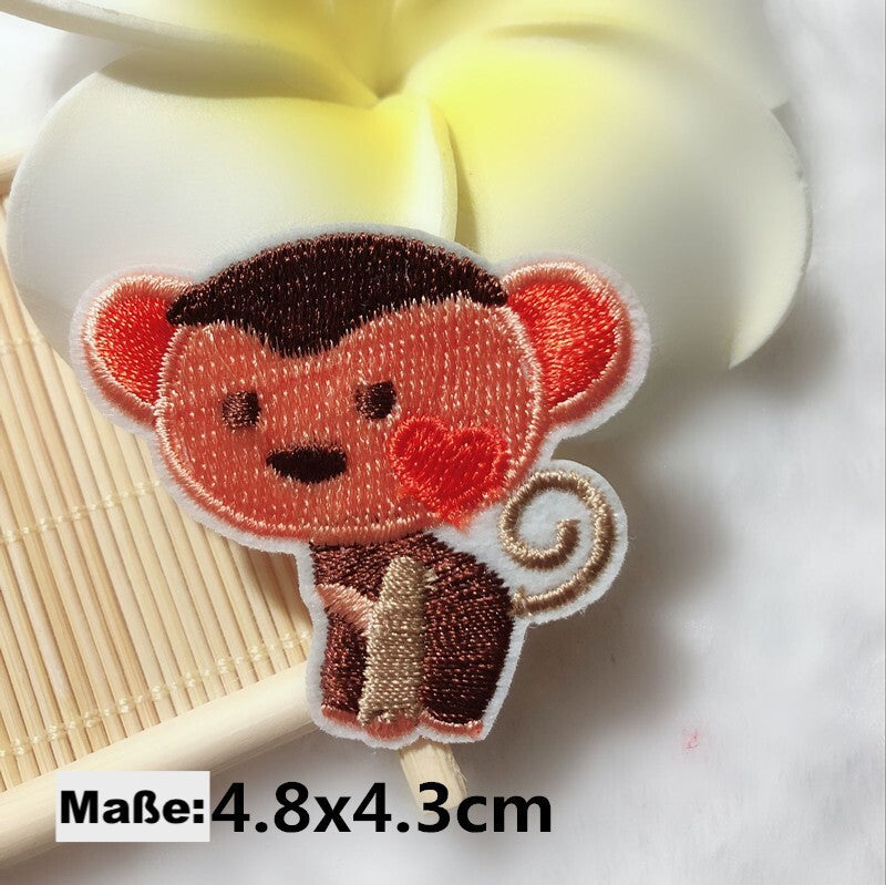 Glückstier Patches – 12 Tierzeichen mit rotem Herz – Aufnäher für DIY & Geschenk