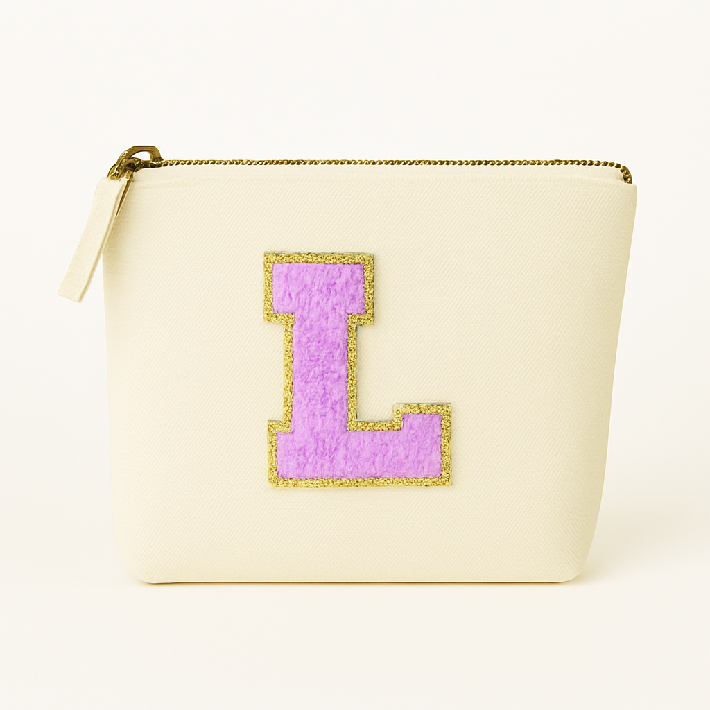 Kosmetiktasche S Beige • DIY Initiale Lila A–Z zum Kleben • Reise & Geschenkidee