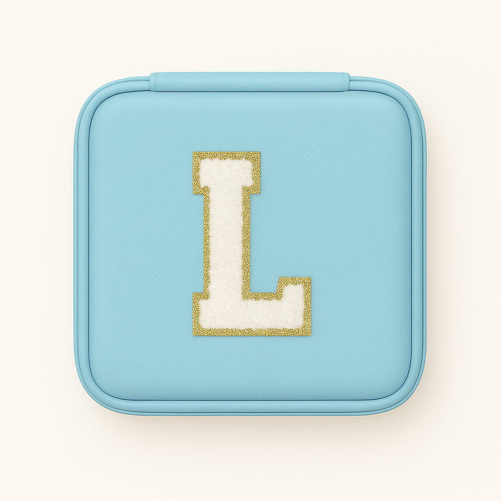 Personalisierbare Schmuckbox Himmelblau – Buchstabe A–Z Weiß Gold – DIY Reise