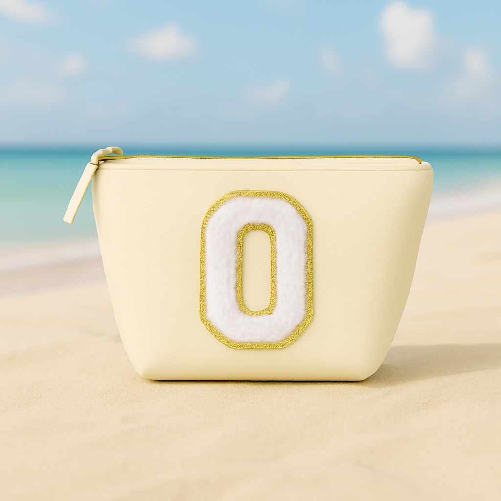 Kosmetiktasche S Beige • DIY Initiale Weiß A–Z zum Kleben • Reise & Geschenkidee