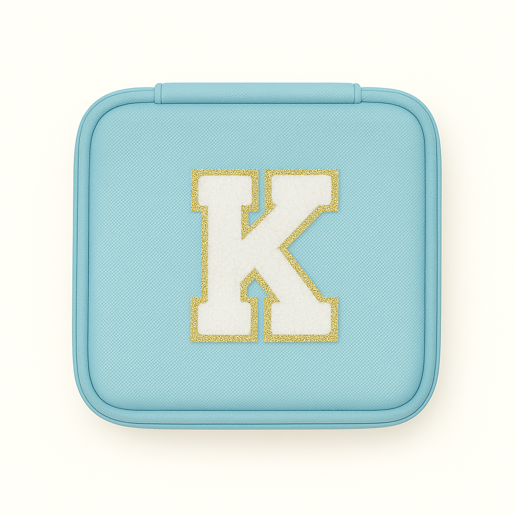Personalisierbare Schmuckbox Himmelblau – Buchstabe A–Z Weiß Gold – DIY Reise