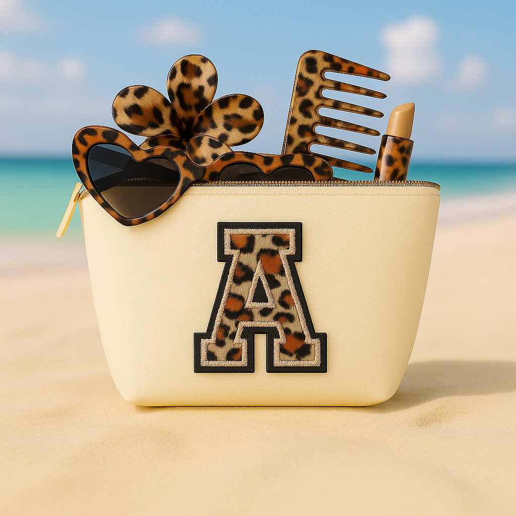 Kosmetiktasche S Beige • DIY Initiale Leo A–Z zum Aufbügeln • Geschenkidee