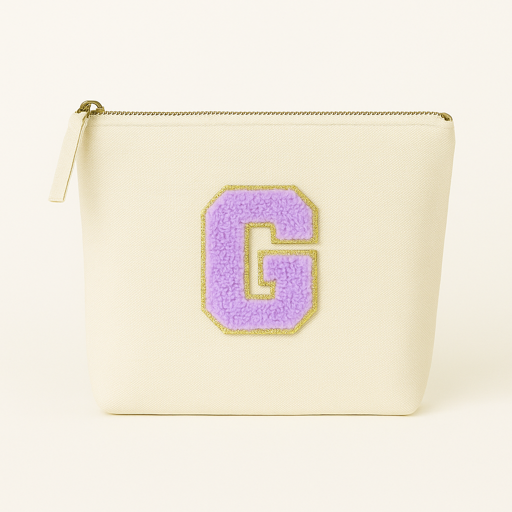 Kosmetiktasche S Beige • DIY Initiale Lila A–Z zum Kleben • Reise & Geschenkidee