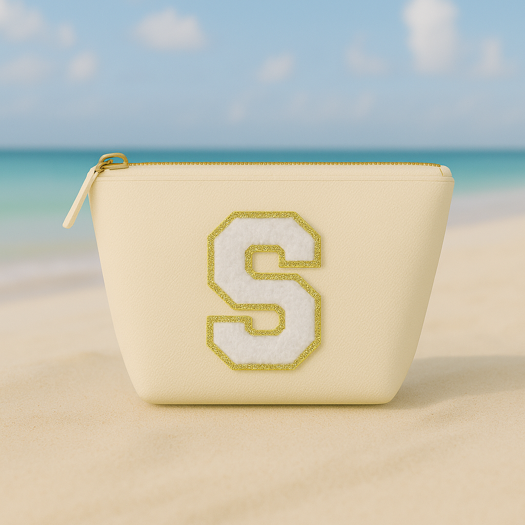 Kosmetiktasche S Beige • DIY Initiale Weiß A–Z zum Kleben • Reise & Geschenkidee