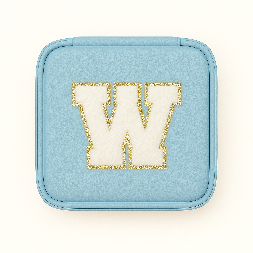 Personalisierbare Schmuckbox Himmelblau – Buchstabe A–Z Weiß Gold – DIY Reise