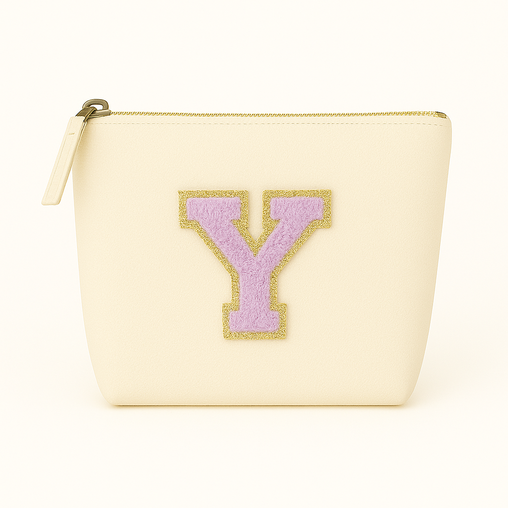 Kosmetiktasche S Beige • DIY Initiale Lila A–Z zum Kleben • Reise & Geschenkidee