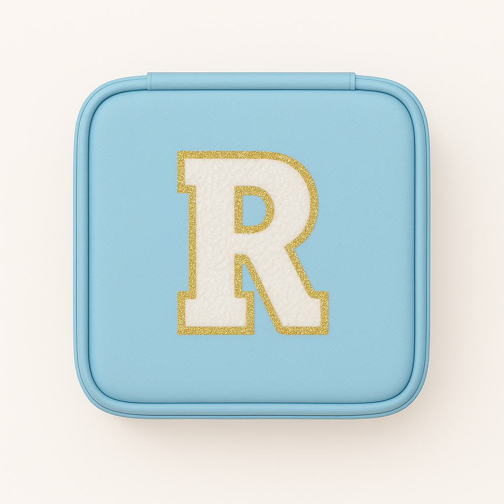 Personalisierbare Schmuckbox Himmelblau – Buchstabe A–Z Weiß Gold – DIY Reise