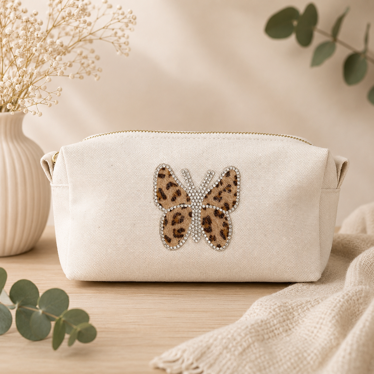 beige Kosmetiktasche S aus Baumwolle mit Bär Doppelherz Schmetterling leo | Kulturbeutel mit Reißverschluss | Make-up Tasche, Reiseorganizer, Geschenk für Frauen