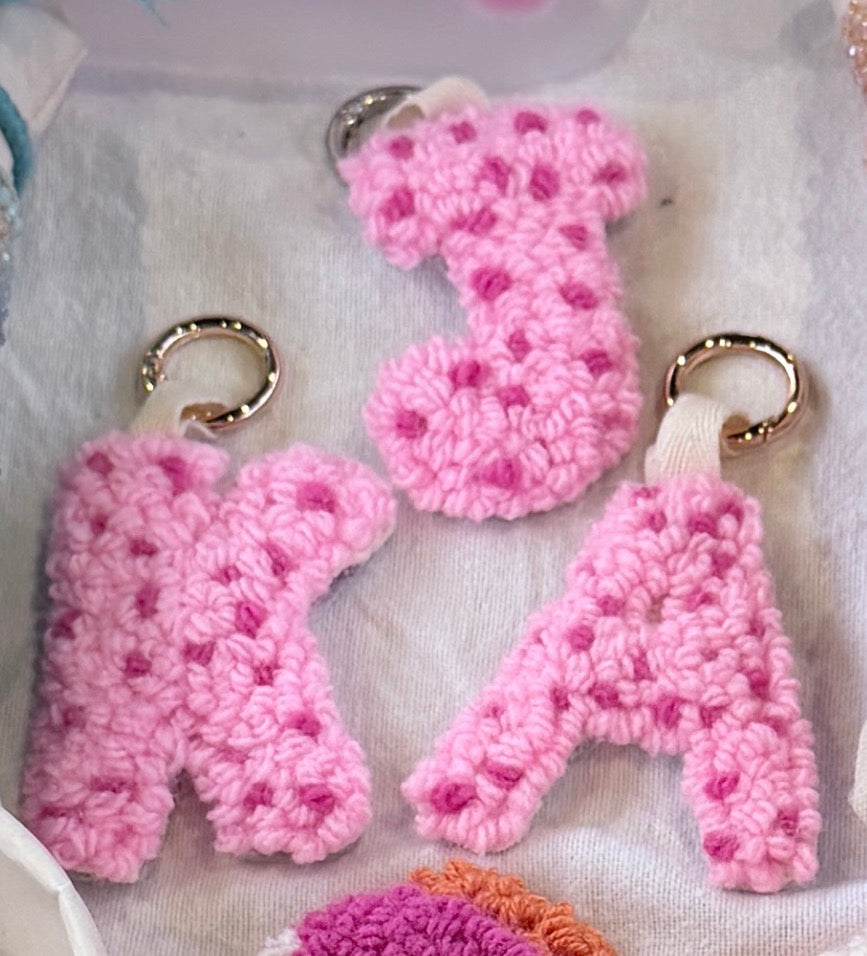 Personalisierter Schlüsselanhänger Buchstabe Initiale Handmade Punch Needle Geschenk Freundin