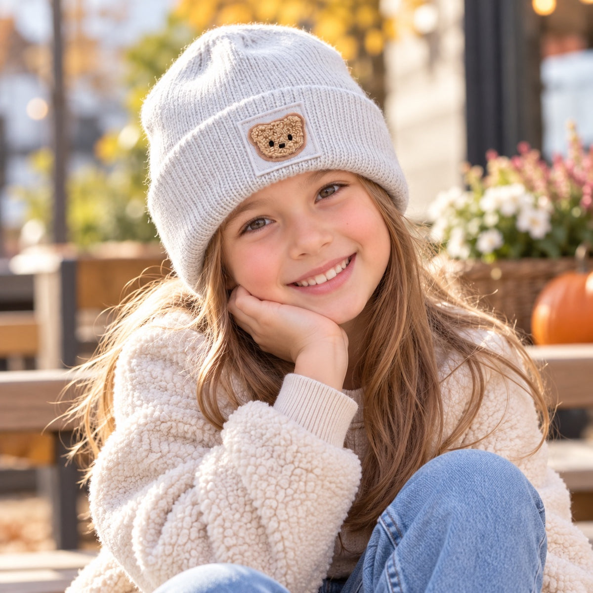 Kinder Beanie mit Teddy Bär Patch – Nachhaltige warme Mütze, handveredelt, Rosa & Grau