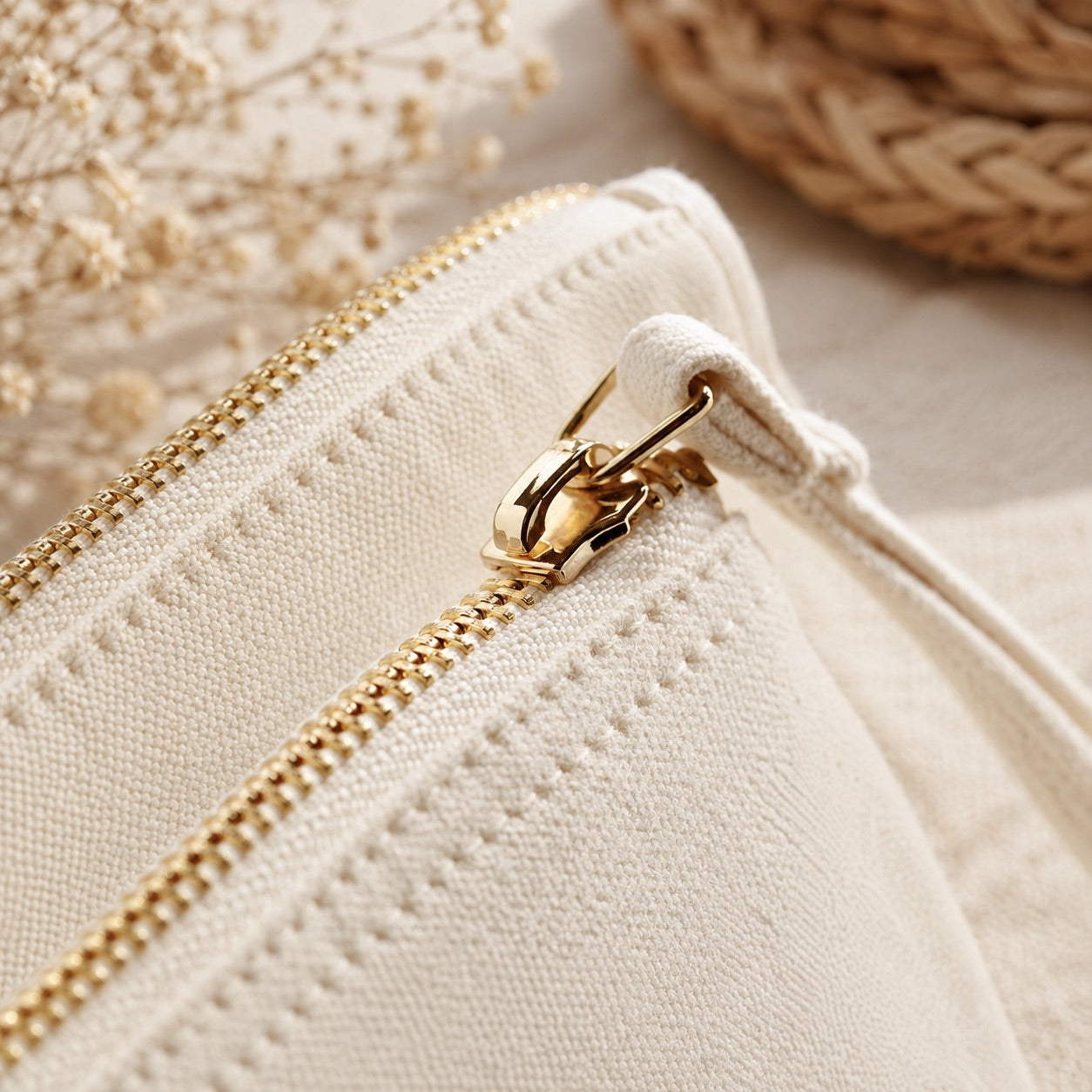 Damen Clutch Schwarz handbestickt – Kürbis mit Blumen – Handgelenktasche Kosmetiktasche Abendtasche Handmade Geschenkidee