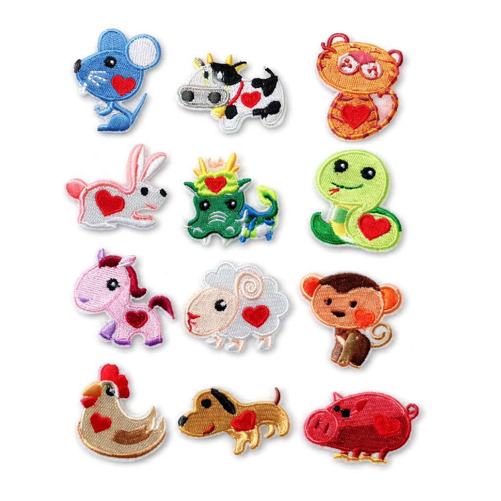 Glückstier Patches – 12 Tierzeichen mit rotem Herz – Aufnäher für DIY Deko Geschenk