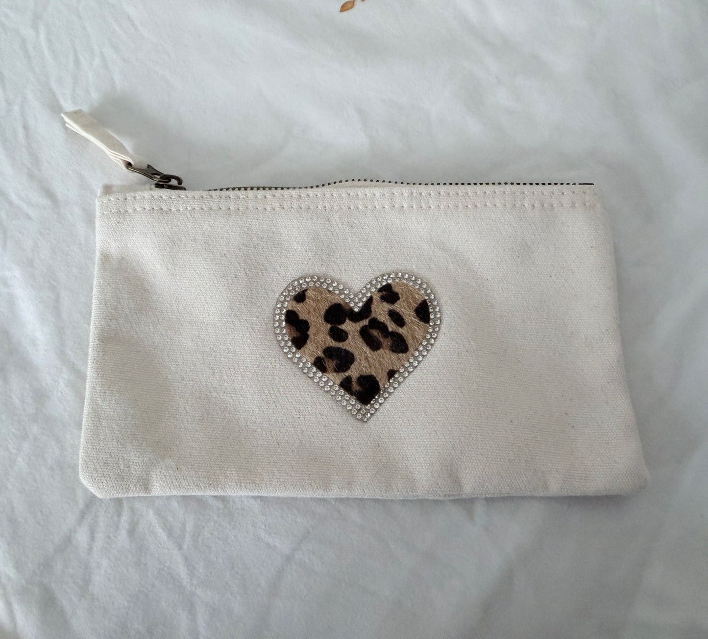 S Schminktasche Beige – Canvas Geldbörse mit Leo Herz Kunstfell & Strass Zipper Etui