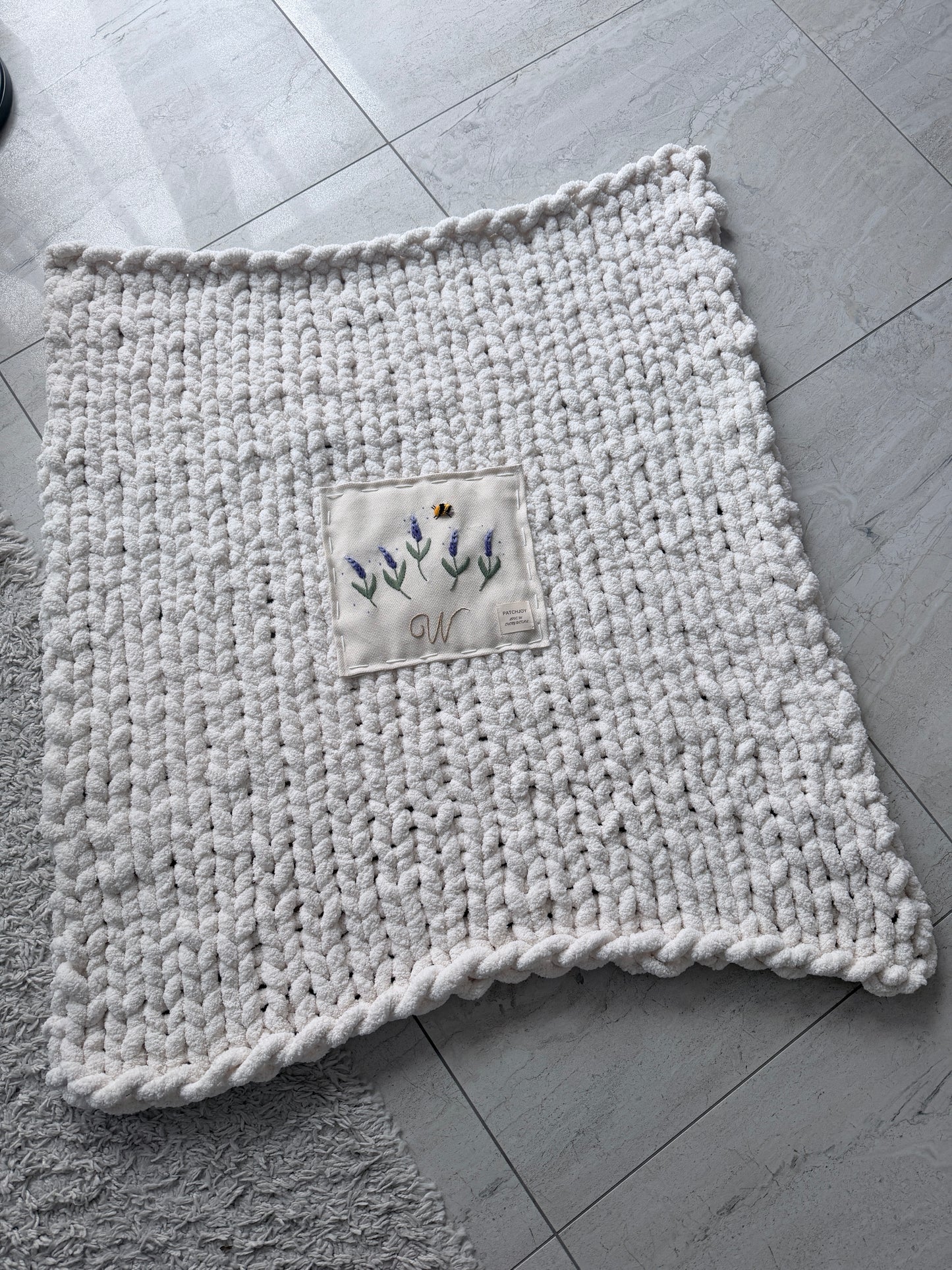 Grobstrickdecke Chunky | Handgemachte Chenille-Überwurfdecke | Extra dicke Zopfstrick-Häkeldecke | Weiche Strickdecke für Couch, Sofa & Bett