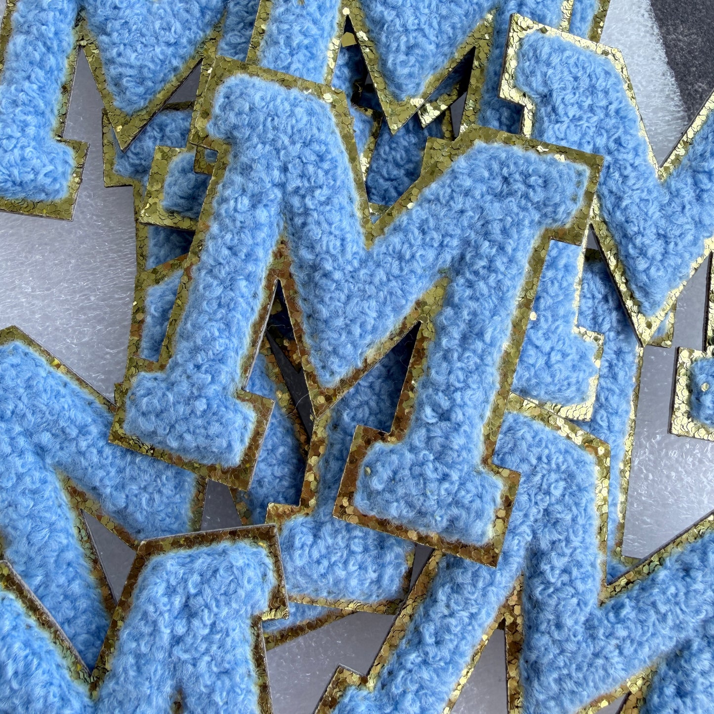 Jeansblau A-Z Chenille Buchstaben Sticker Aufkleber Aufnäher für Handyhülle Kleidung Taschen DIY