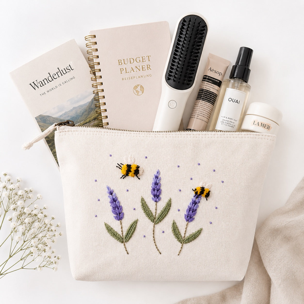 Handbestickte Canvas Kosmetiktasche Damen – Lavendel & Hummel Stickerei – Hochwertige Schminktasche aus Baumwolle mit Reißverschluss – Kulturbeutel Reise Organizer – Handmade Geschenk für Frauen