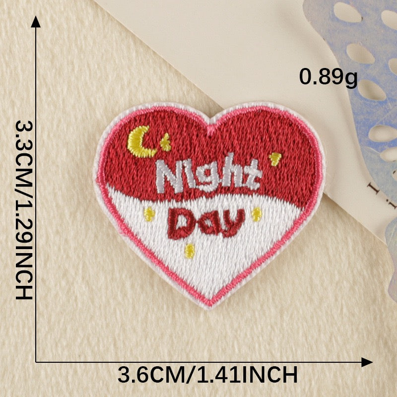 Herz XS Stickerei Selbstklebend Patch Sticker Motivwahl 4er 8er 16er Set DIY Handyhülle