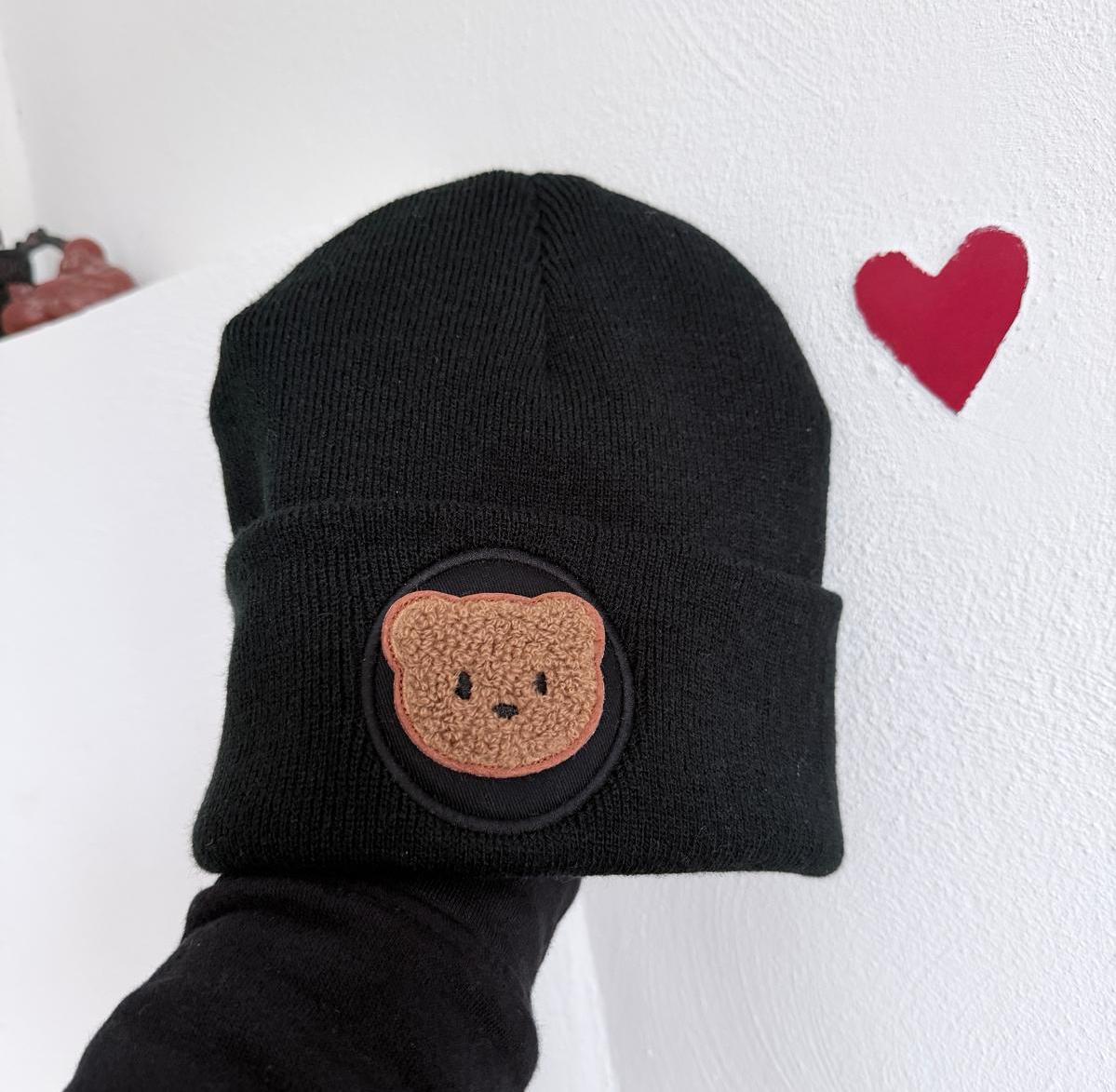 süße Bär Beanie Schwarz – Warme Unisex Mütze für Kinder Schüler Erwachsene