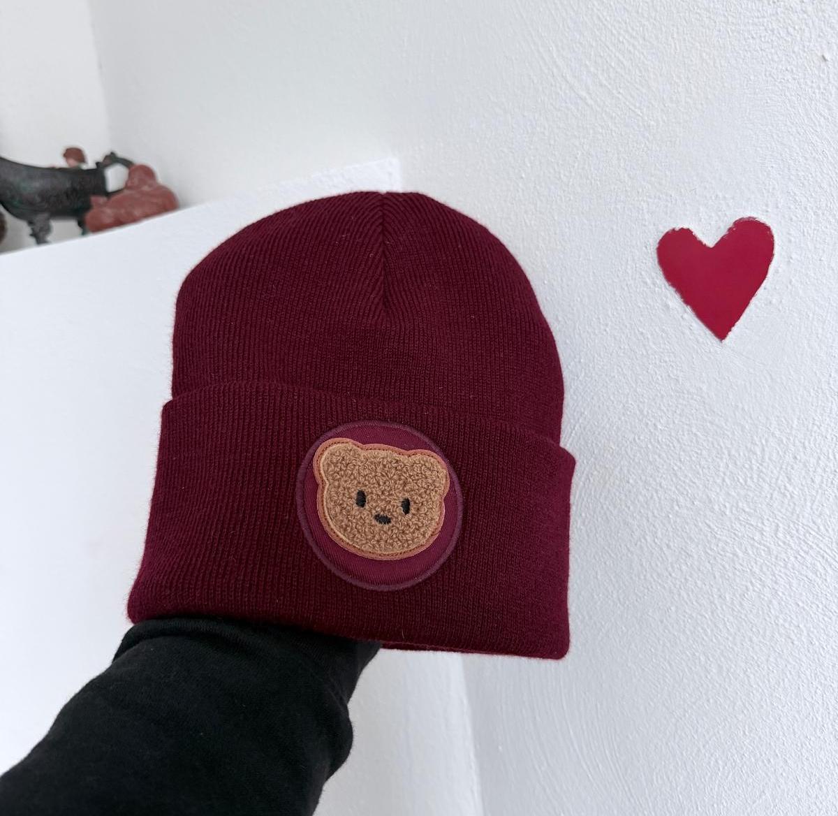 süße Bär Beanie Schwarz – Warme Unisex Mütze für Kinder Schüler Erwachsene