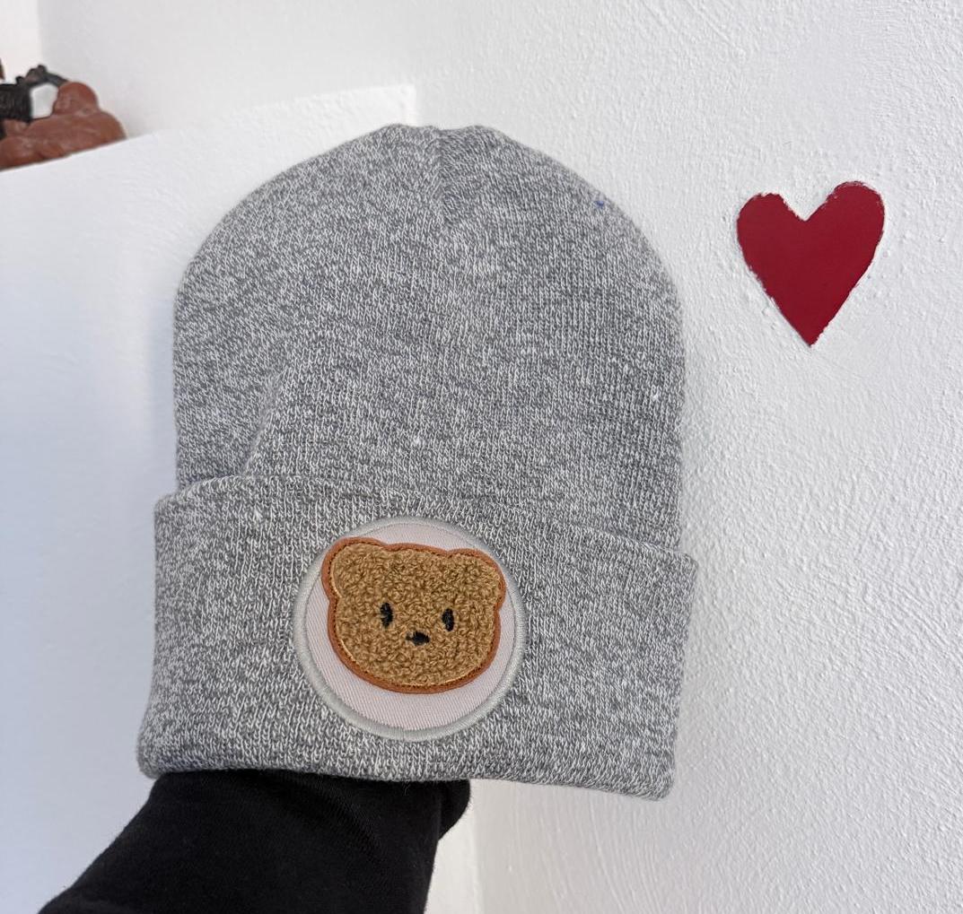 süße Bär Beanie Schwarz – Warme Unisex Mütze für Kinder Schüler Erwachsene